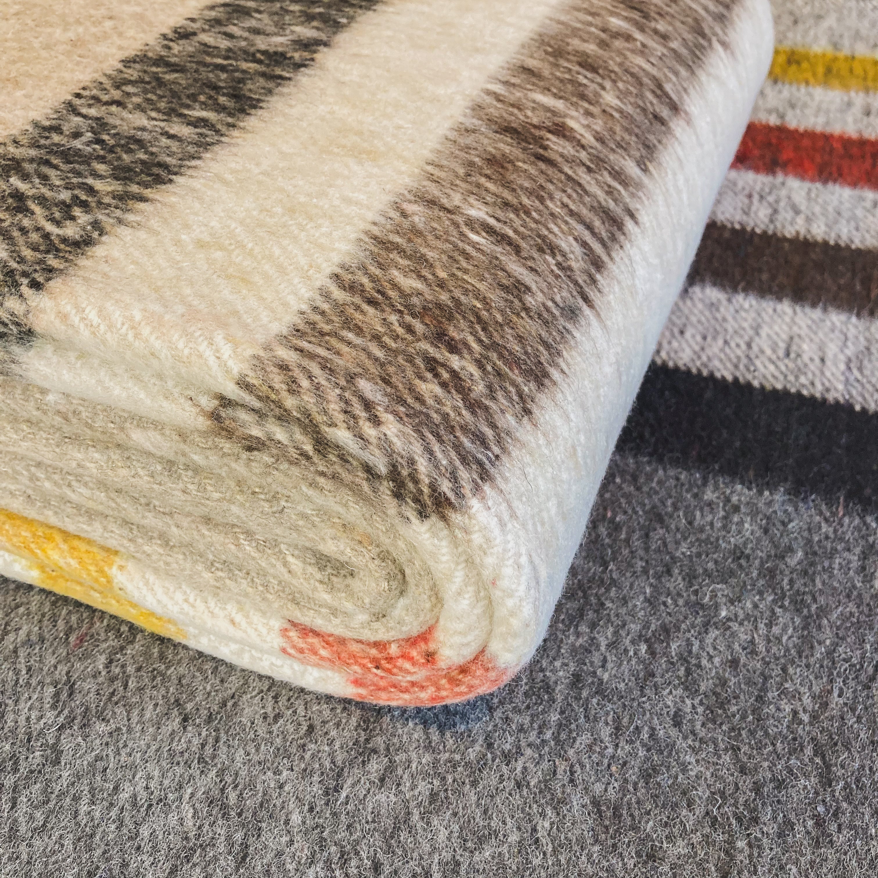 The Artesano XL Brushed Wool Blanket - Beige